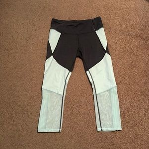 calia by carrie underwood cropped leggings